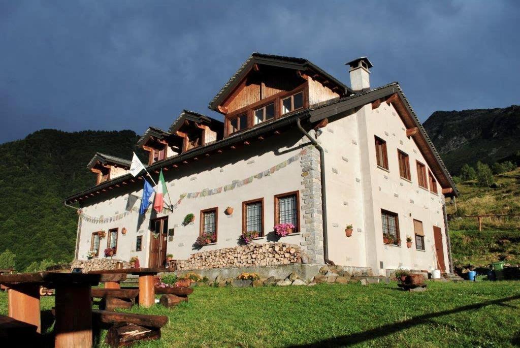 Rifugio Parpinasca Hostel Trontano Ngoại thất bức ảnh